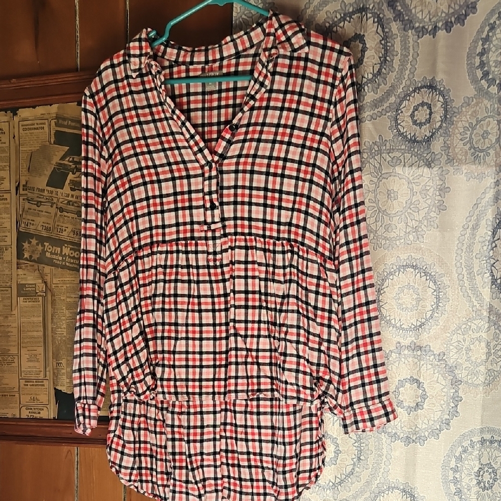 Chic Plaid Button-Up Blouse